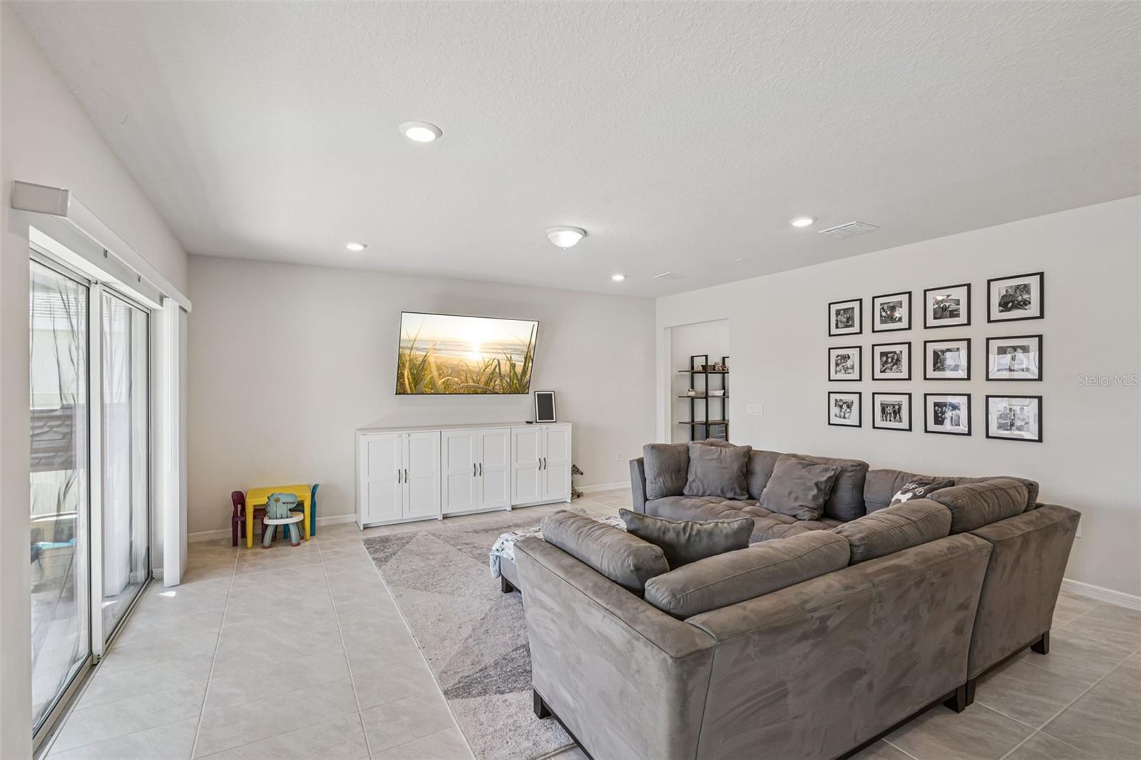 2210 LOVELY LN, DAVENPORT, FL — photo 3