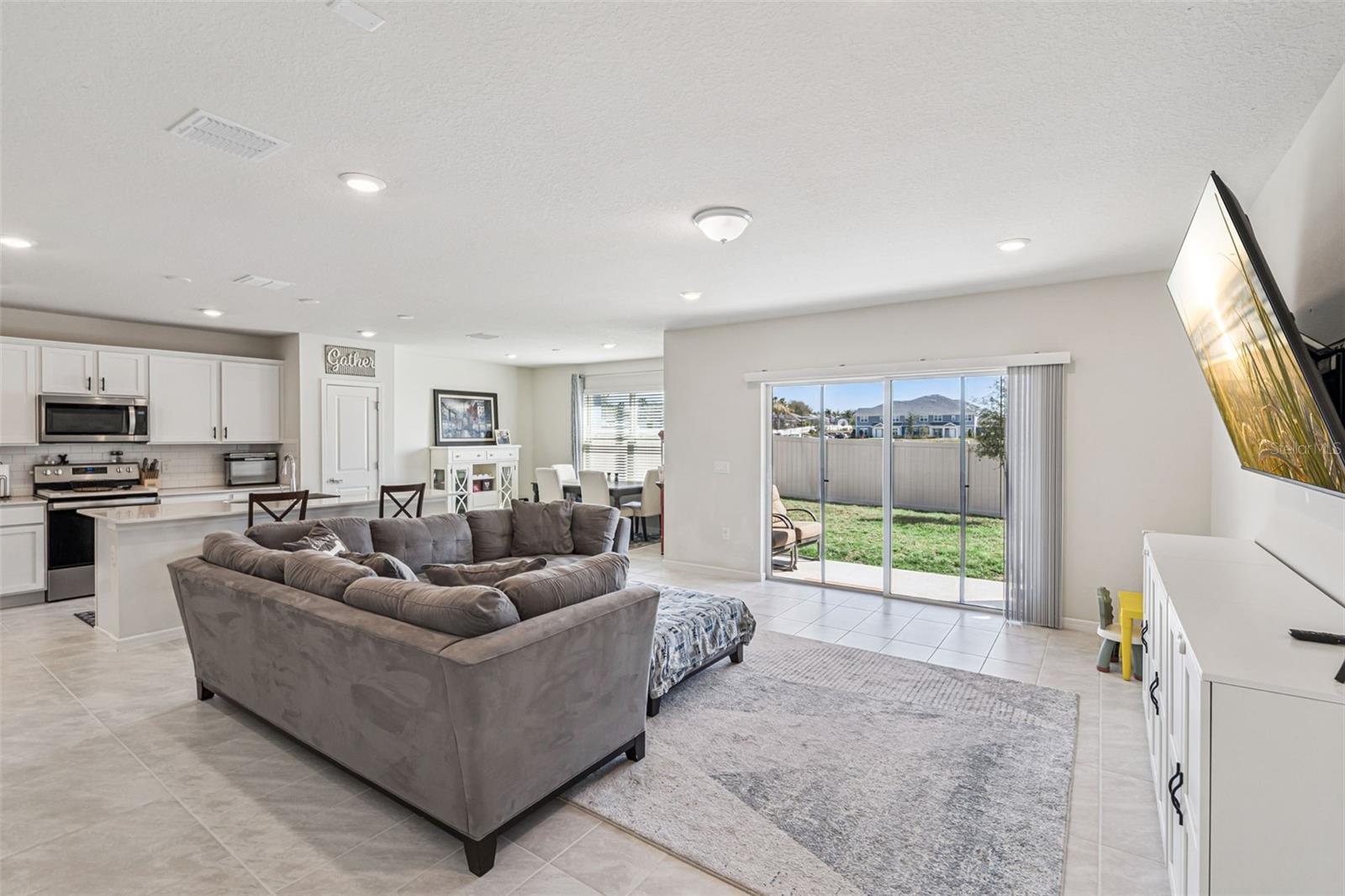 2210 LOVELY LN, DAVENPORT, FL — photo 4