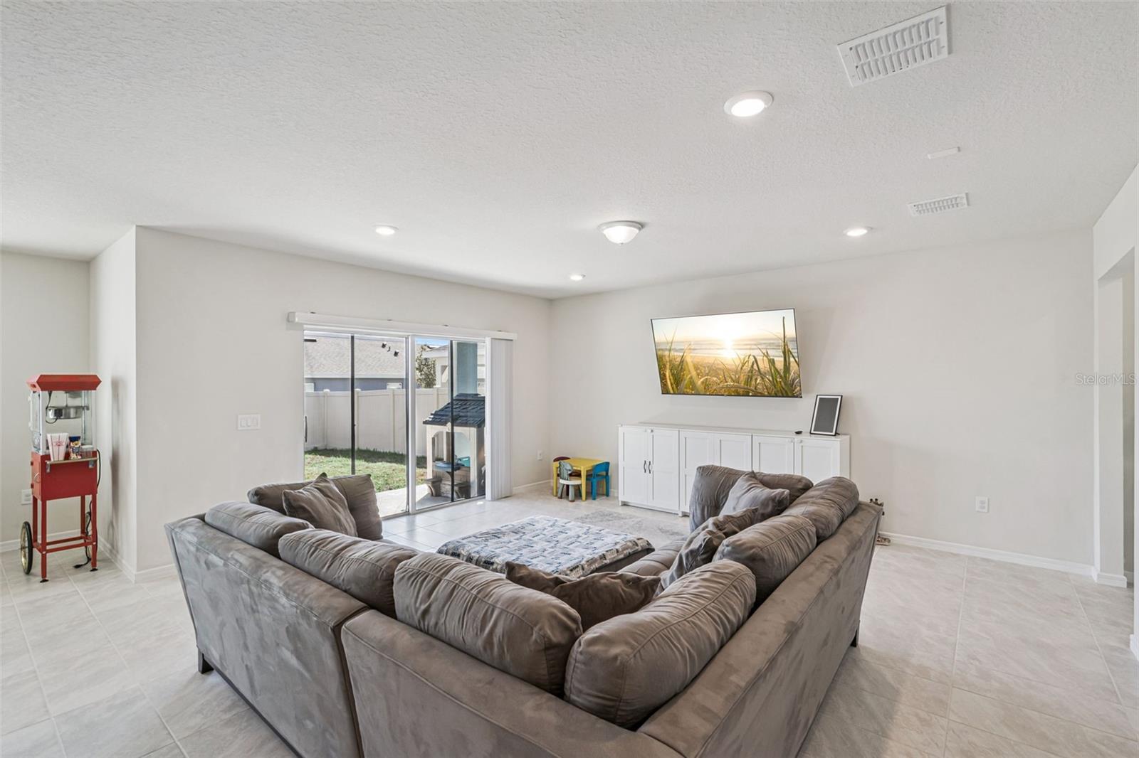 2210 LOVELY LN, DAVENPORT, FL — photo 5