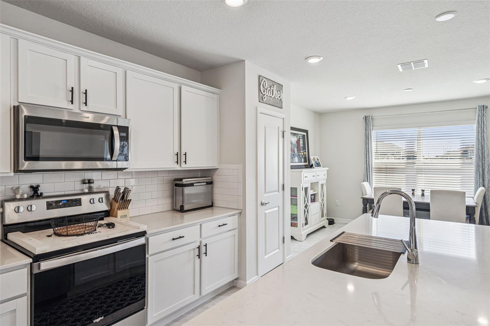 2210 LOVELY LN, DAVENPORT, FL — photo 9