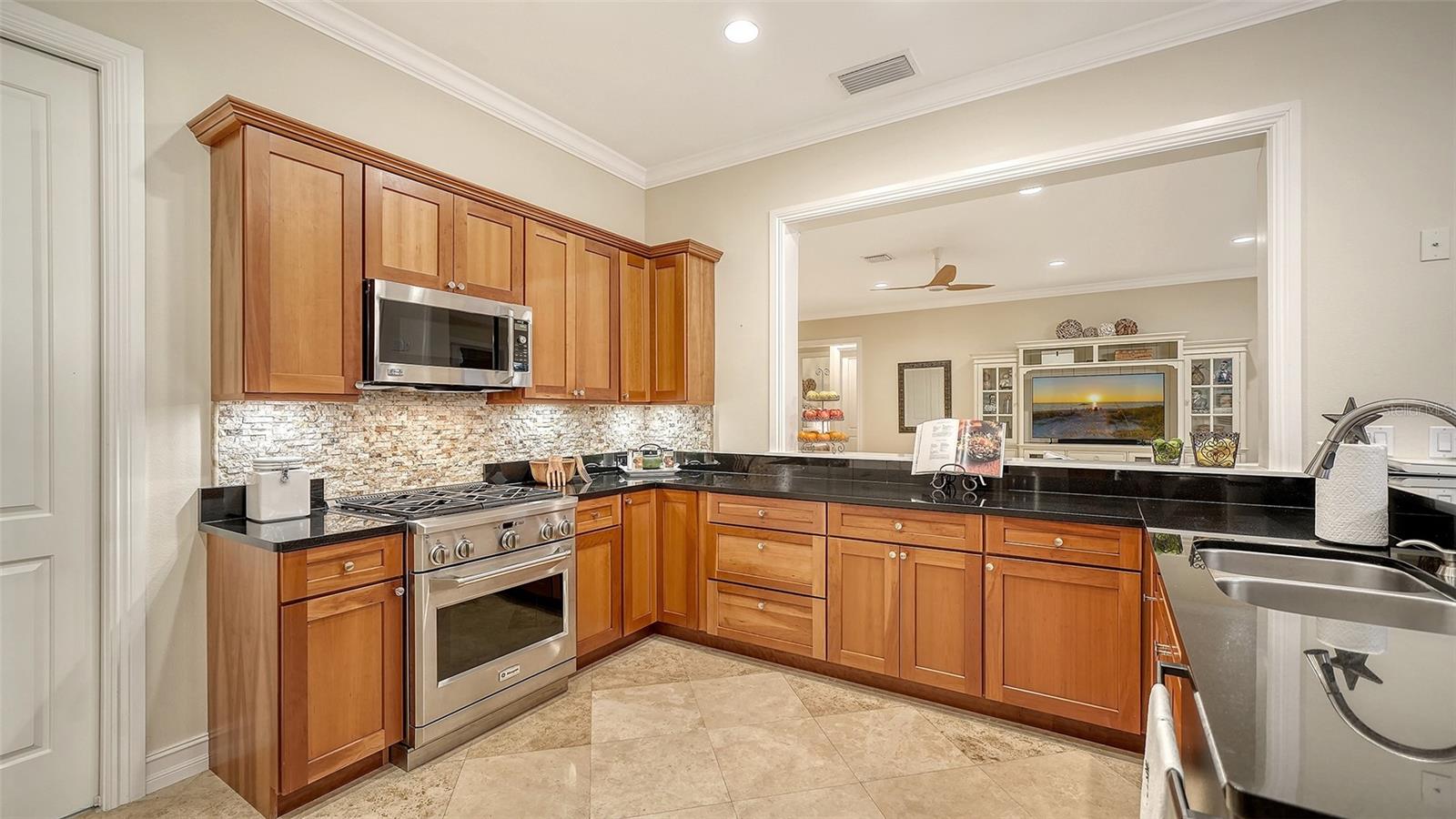 605 N POINT DR, HOLMES BEACH, FL — photo 35