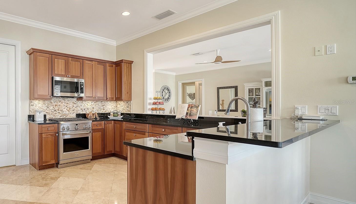 605 N POINT DR, HOLMES BEACH, FL — photo 37