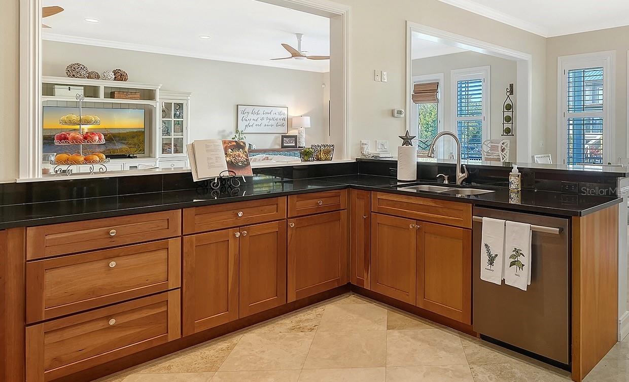 605 N POINT DR, HOLMES BEACH, FL — photo 40