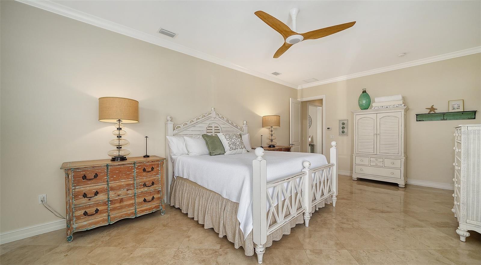 605 N POINT DR, HOLMES BEACH, FL — photo 46