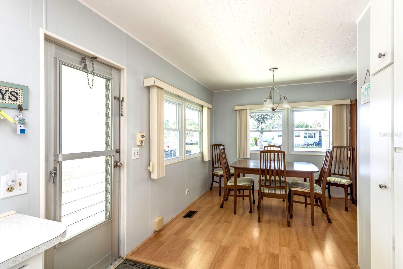 127 INDEPENDENCE AVE, PALM HARBOR, FL — photo 10