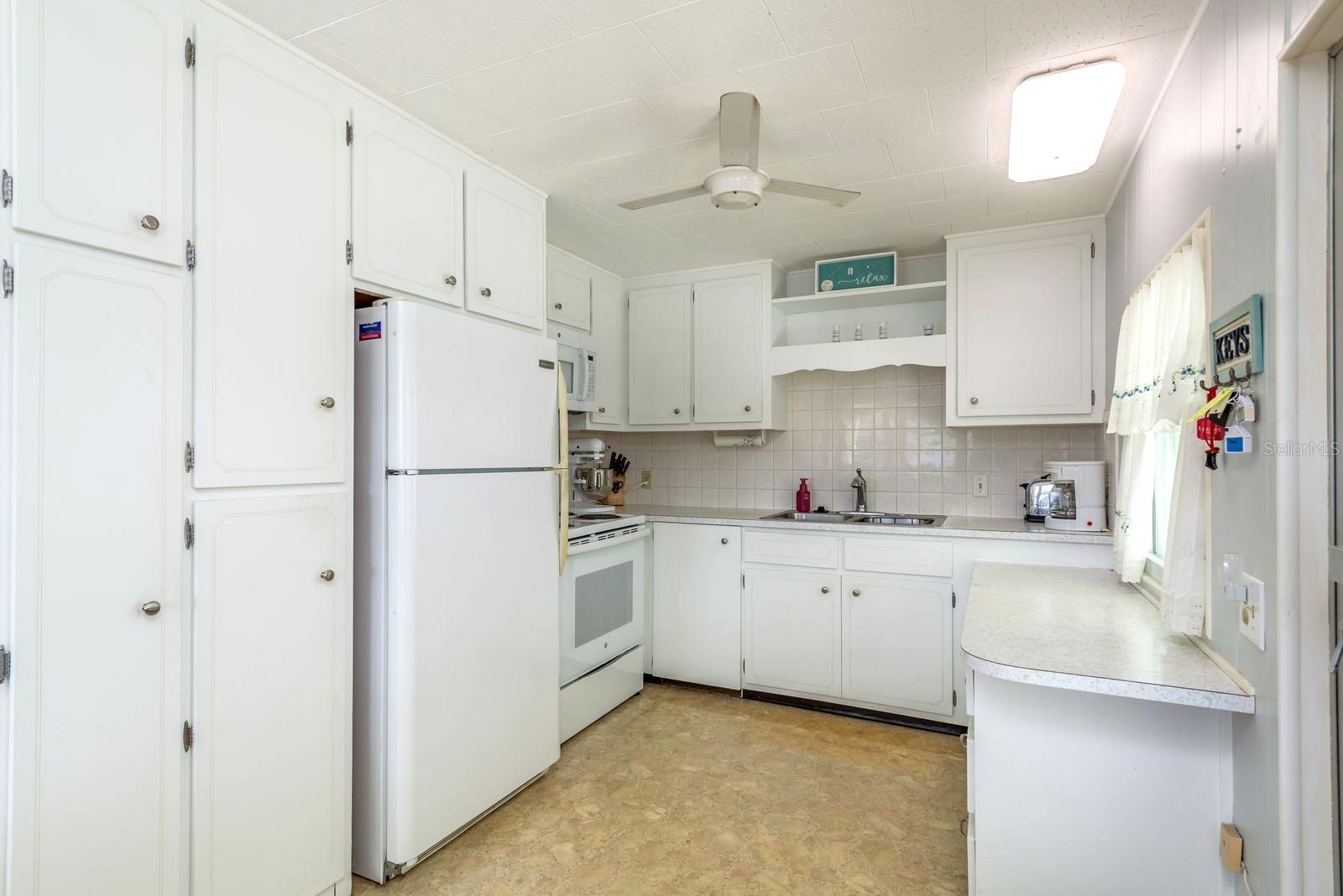 127 INDEPENDENCE AVE, PALM HARBOR, FL — photo 16