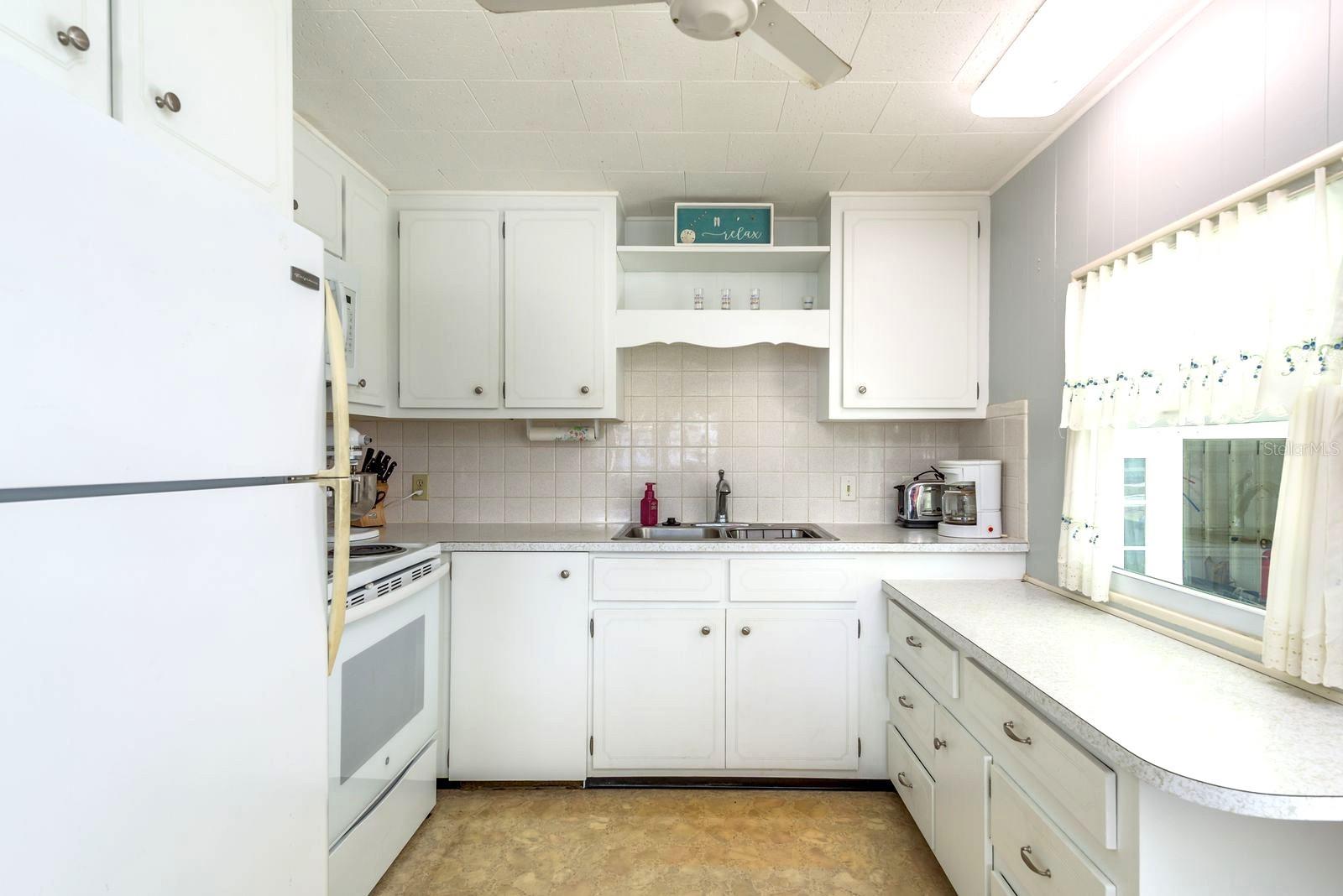 127 INDEPENDENCE AVE, PALM HARBOR, FL — photo 17