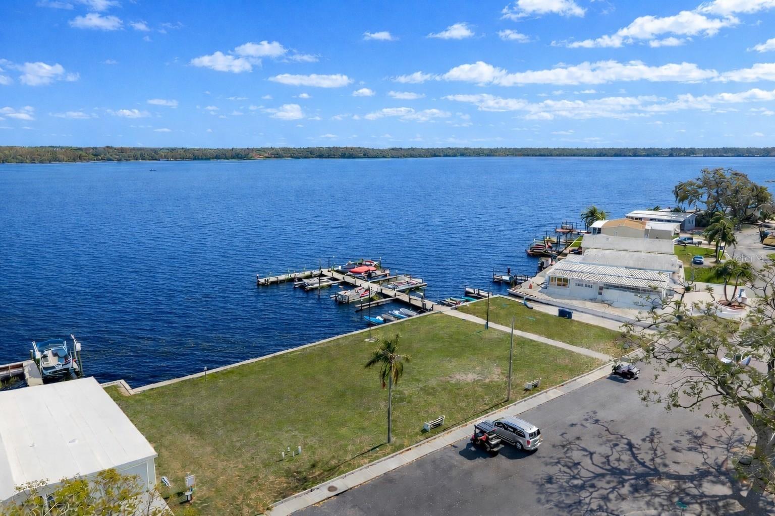 127 INDEPENDENCE AVE, PALM HARBOR, FL — photo 27