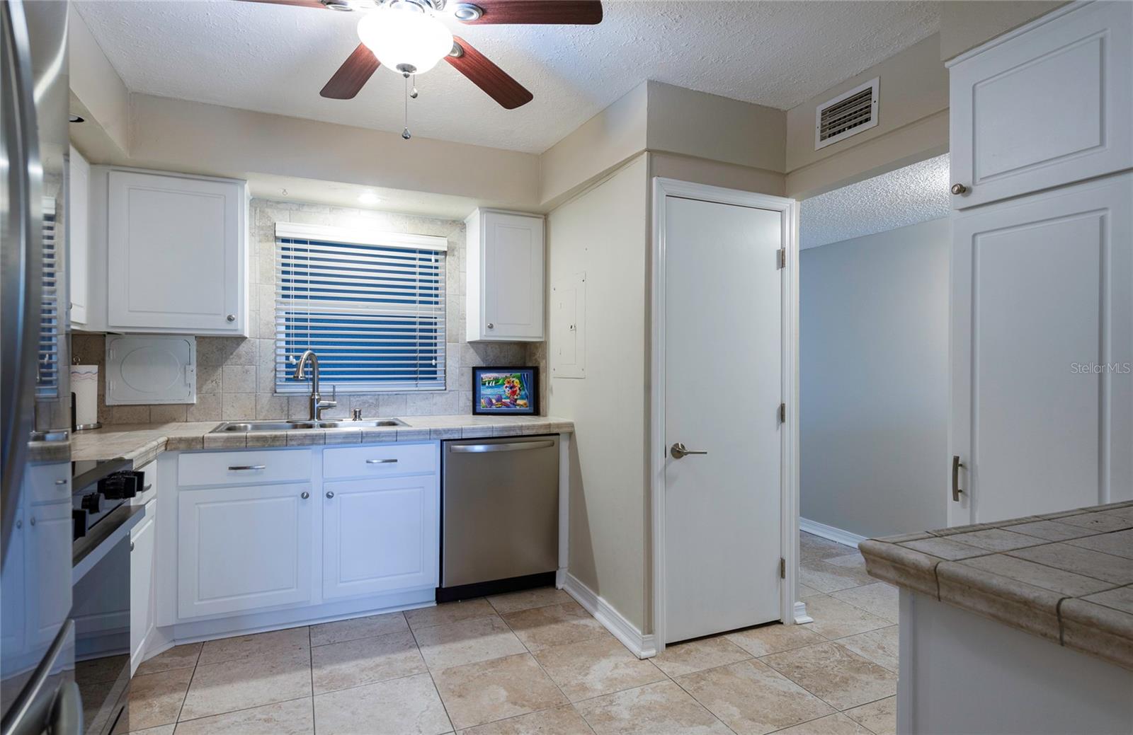 700 BEACH DR NE #406, ST PETERSBURG, FL — photo 7