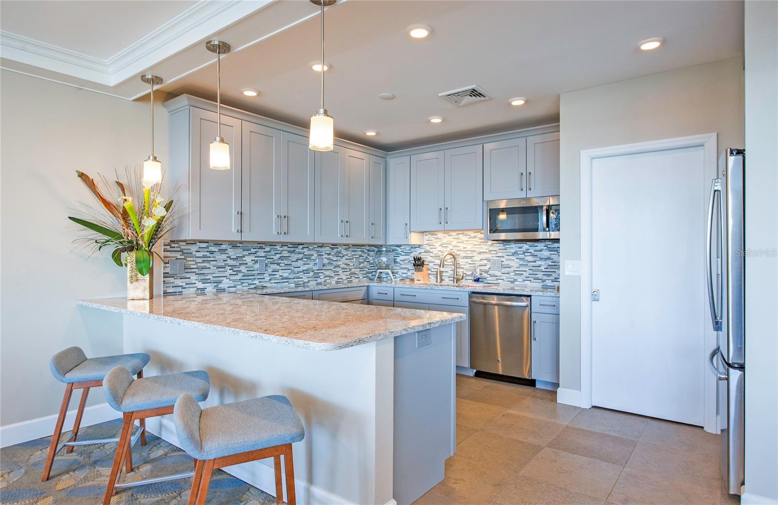700 BEACH DR NE #406, ST PETERSBURG, FL — photo 30