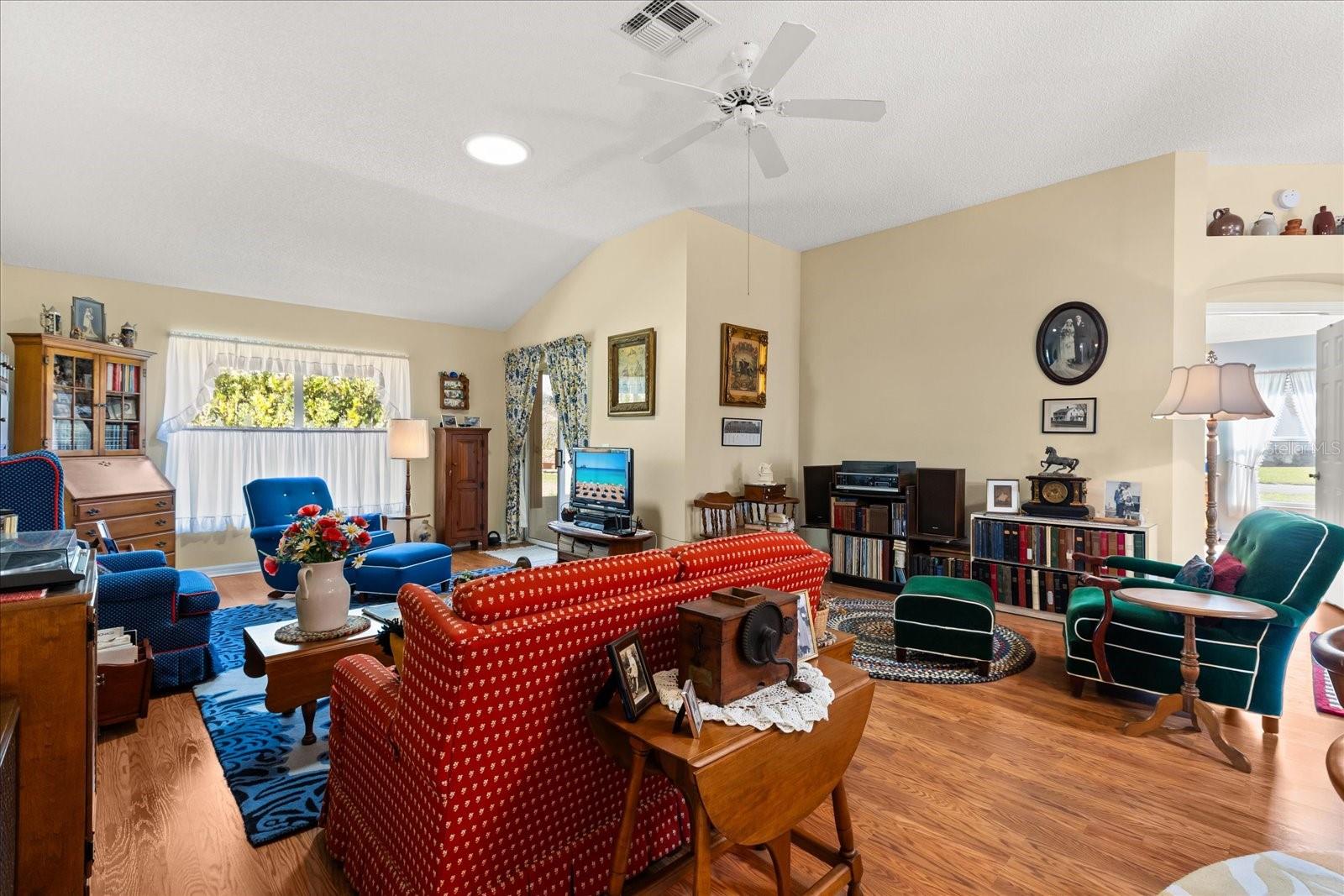 1301 FONTANA CT, THE VILLAGES, FL — photo 14