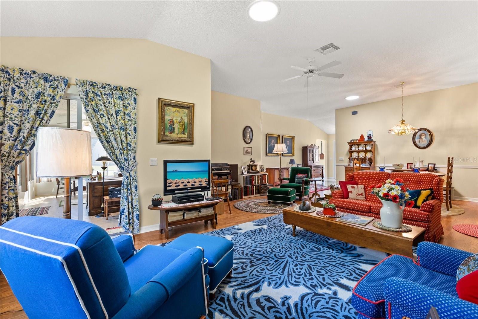 1301 FONTANA CT, THE VILLAGES, FL — photo 2