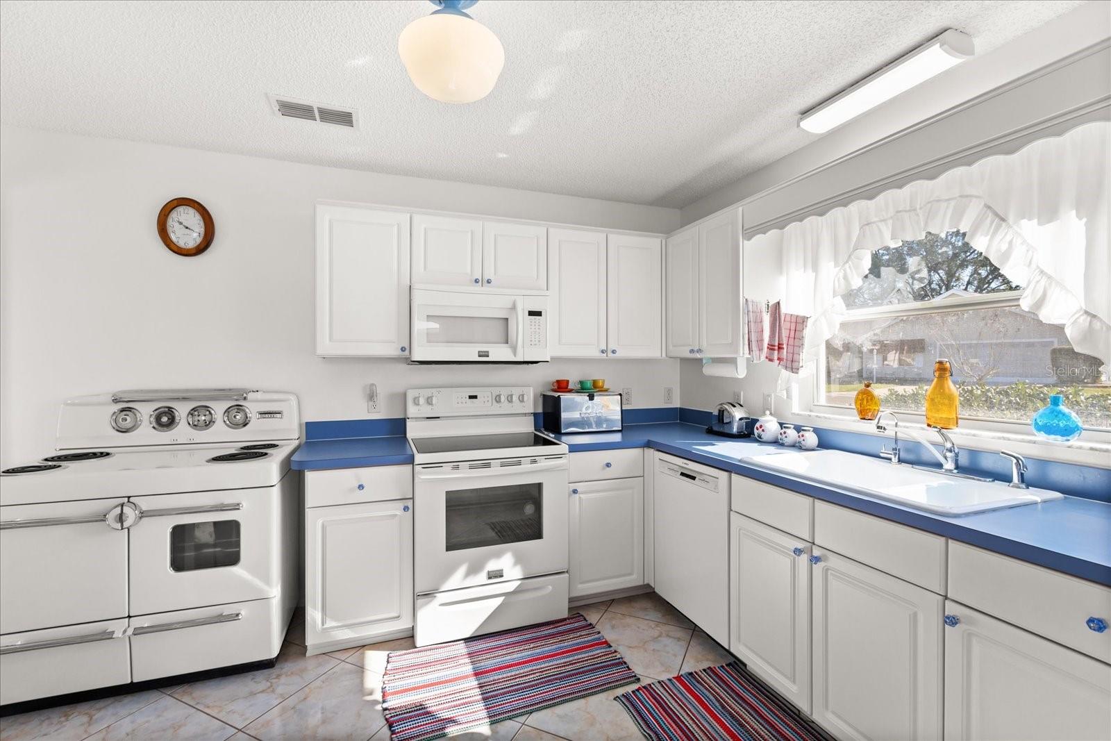 1301 FONTANA CT, THE VILLAGES, FL — photo 3