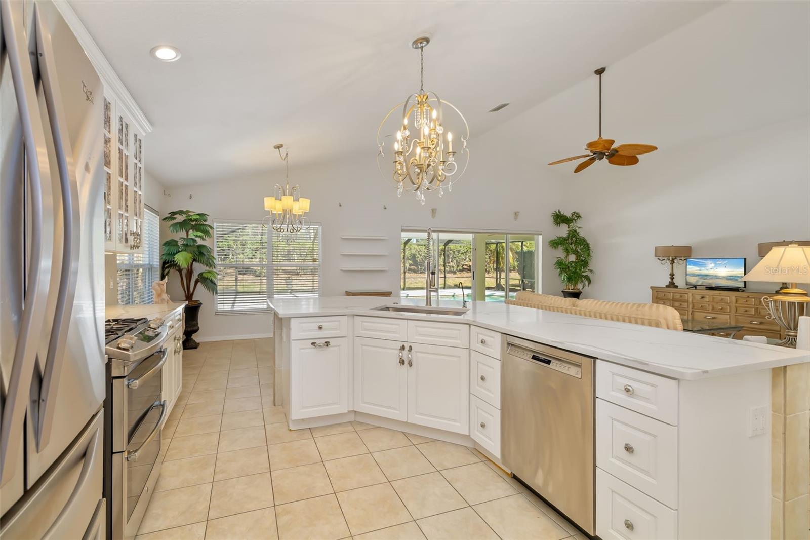 7631 DESERT INN WAY, LAKEWOOD RANCH, FL — photo 31