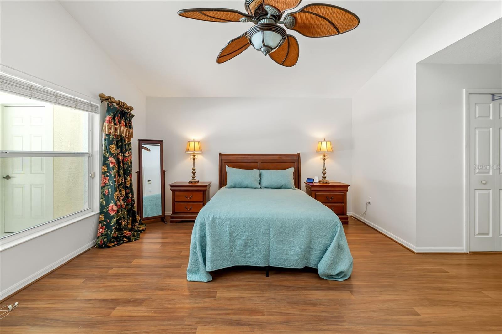 7631 DESERT INN WAY, LAKEWOOD RANCH, FL — photo 40