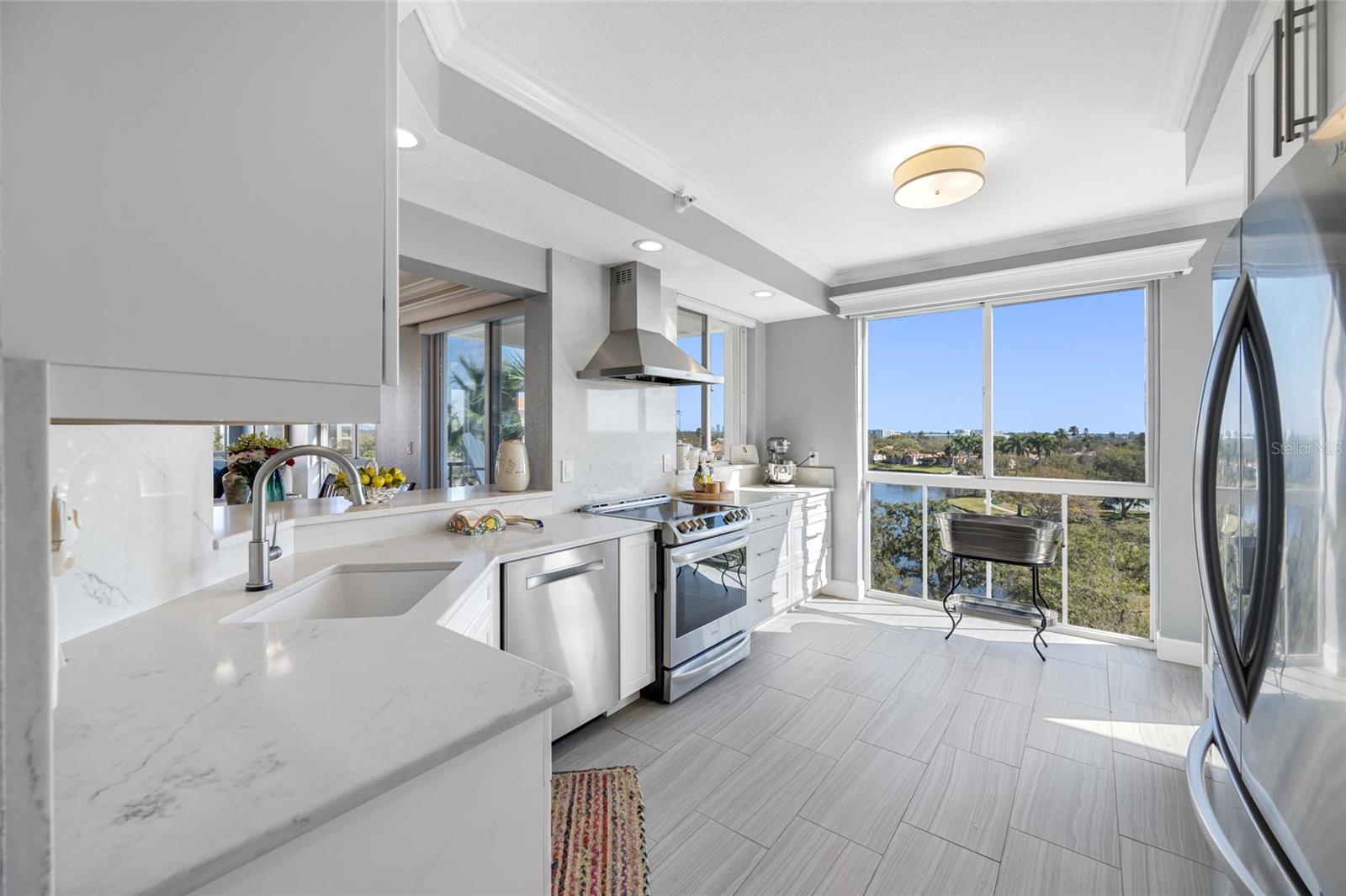 4750 DOLPHIN CAY LN S #509, ST PETERSBURG, FL — photo 32
