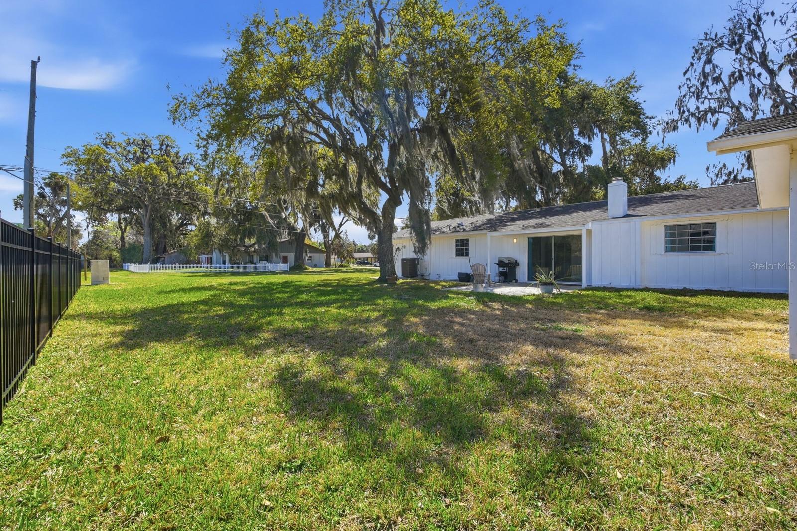 2329 LIME TREE, EDGEWATER, FL — photo 18
