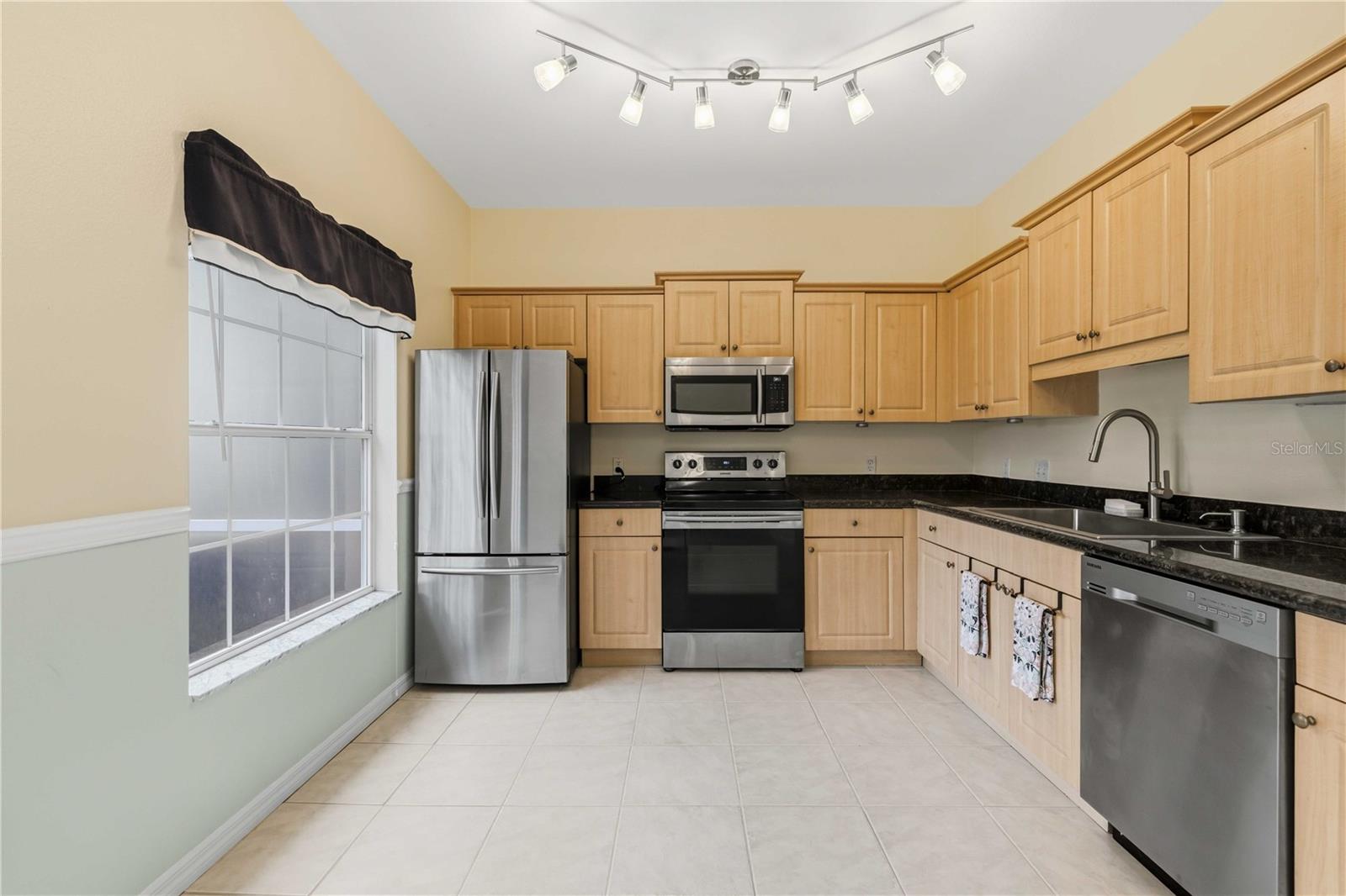 7604 PLANTATION CIR #7604, UNIVERSITY PARK, FL — photo 3
