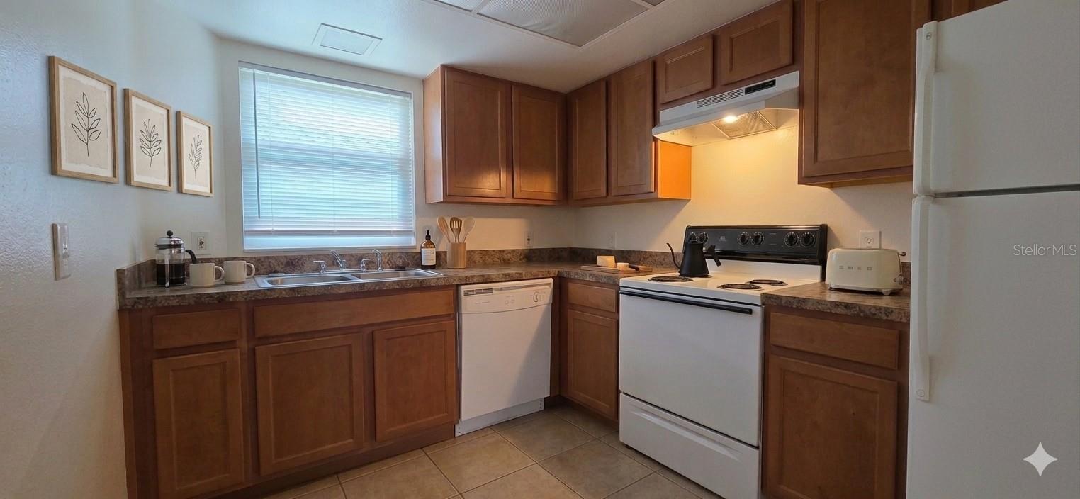 2820 DUPONT ST S #201, GULFPORT, FL — photo 2