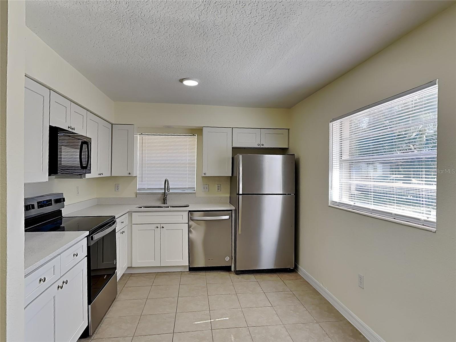 465 OAK DR, TAVARES, FL — photo 10