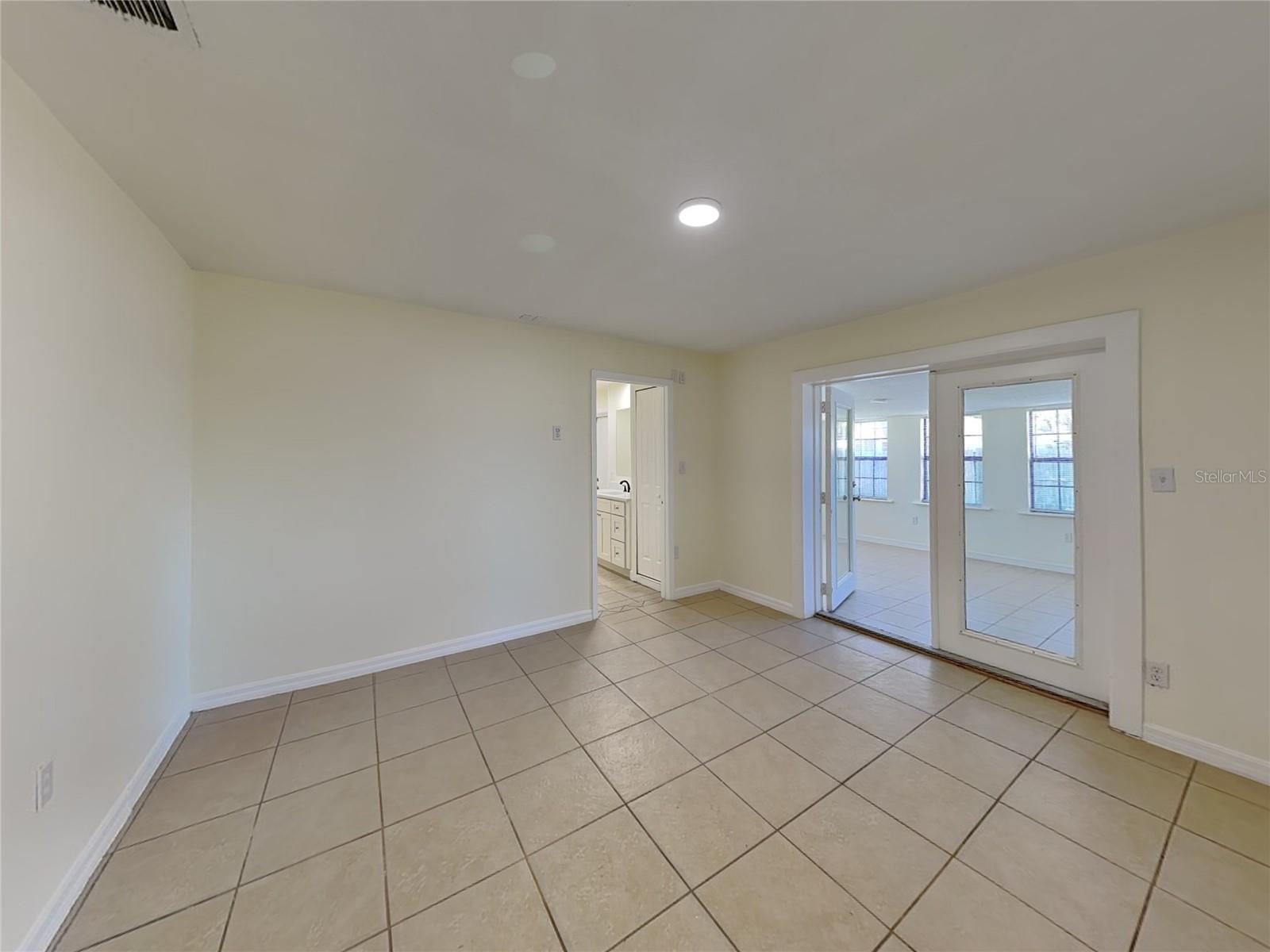 465 OAK DR, TAVARES, FL — photo 13