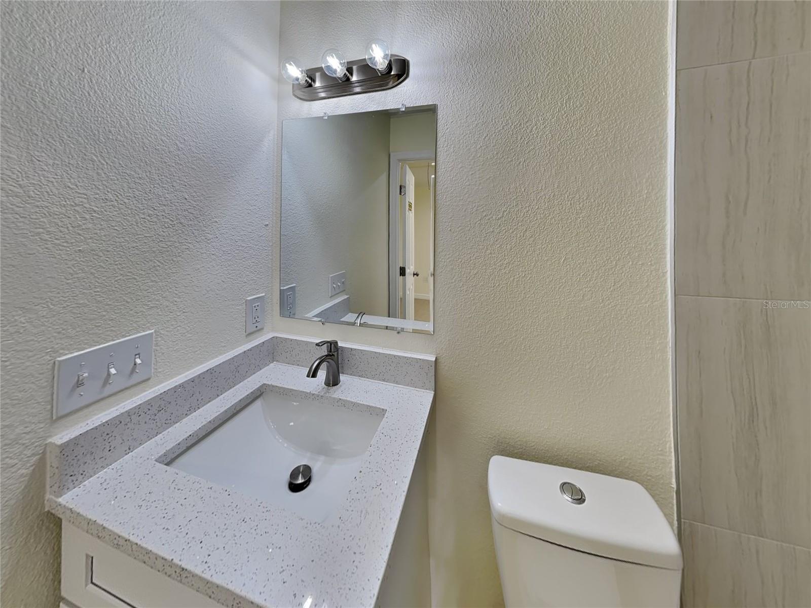 465 OAK DR, TAVARES, FL — photo 31