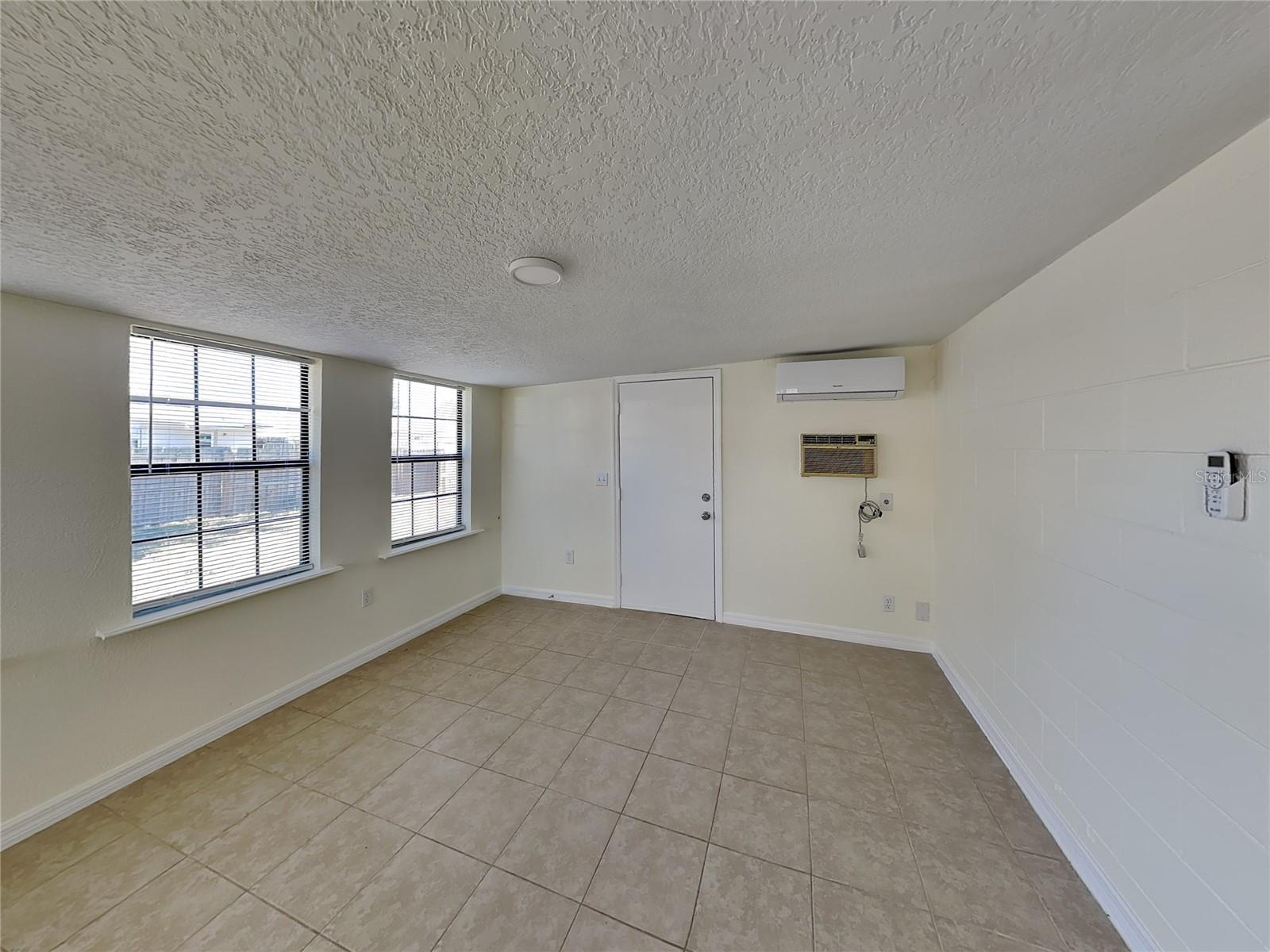 465 OAK DR, TAVARES, FL — photo 38