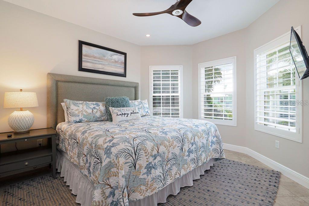 130 50TH ST, HOLMES BEACH, FL — photo 19