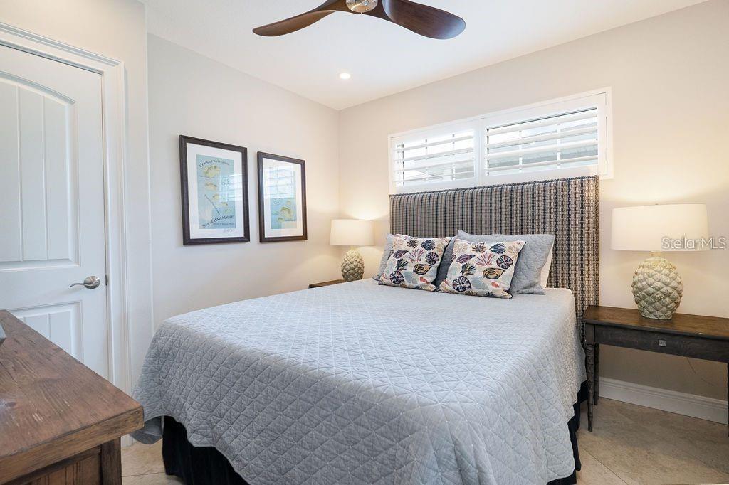 130 50TH ST, HOLMES BEACH, FL — photo 29