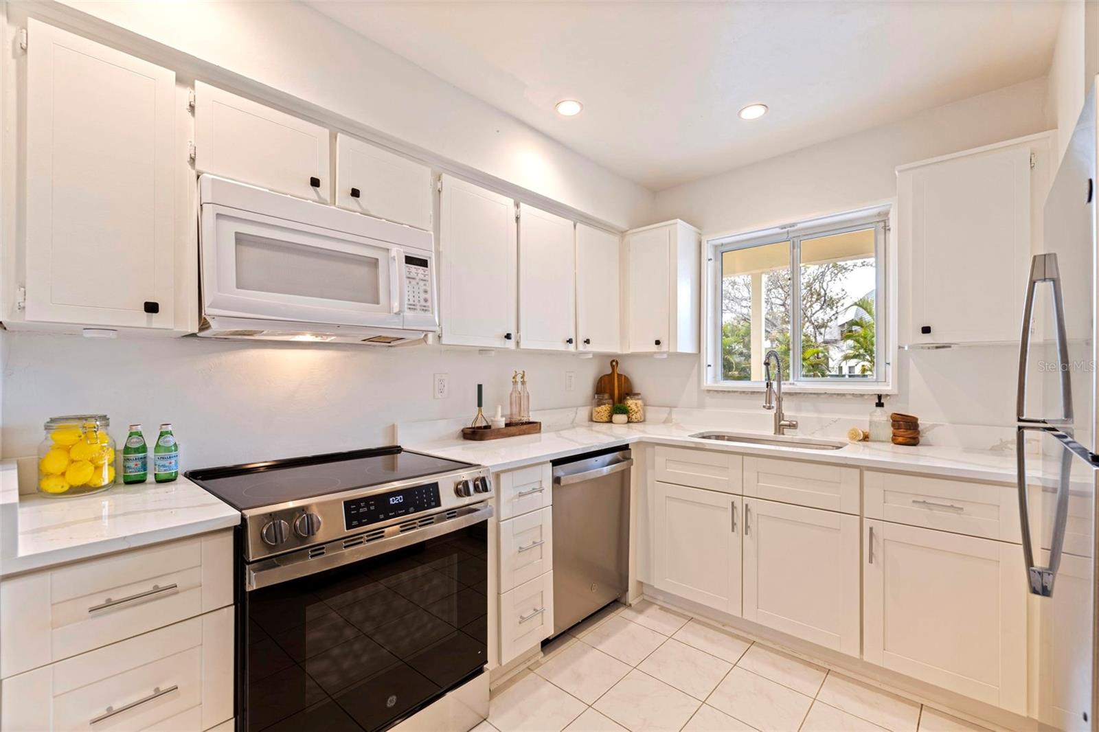 4480 OVERLOOK DR NE #10, ST PETERSBURG, FL — photo 5