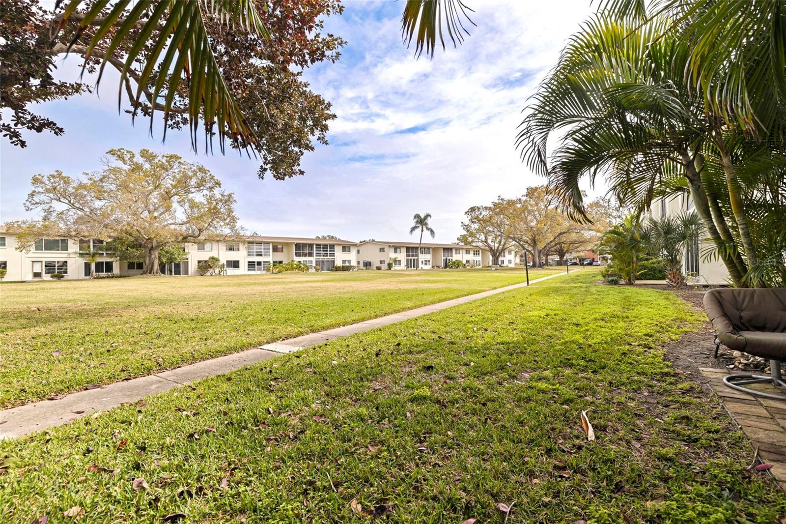 4480 OVERLOOK DR NE #10, ST PETERSBURG, FL — photo 24