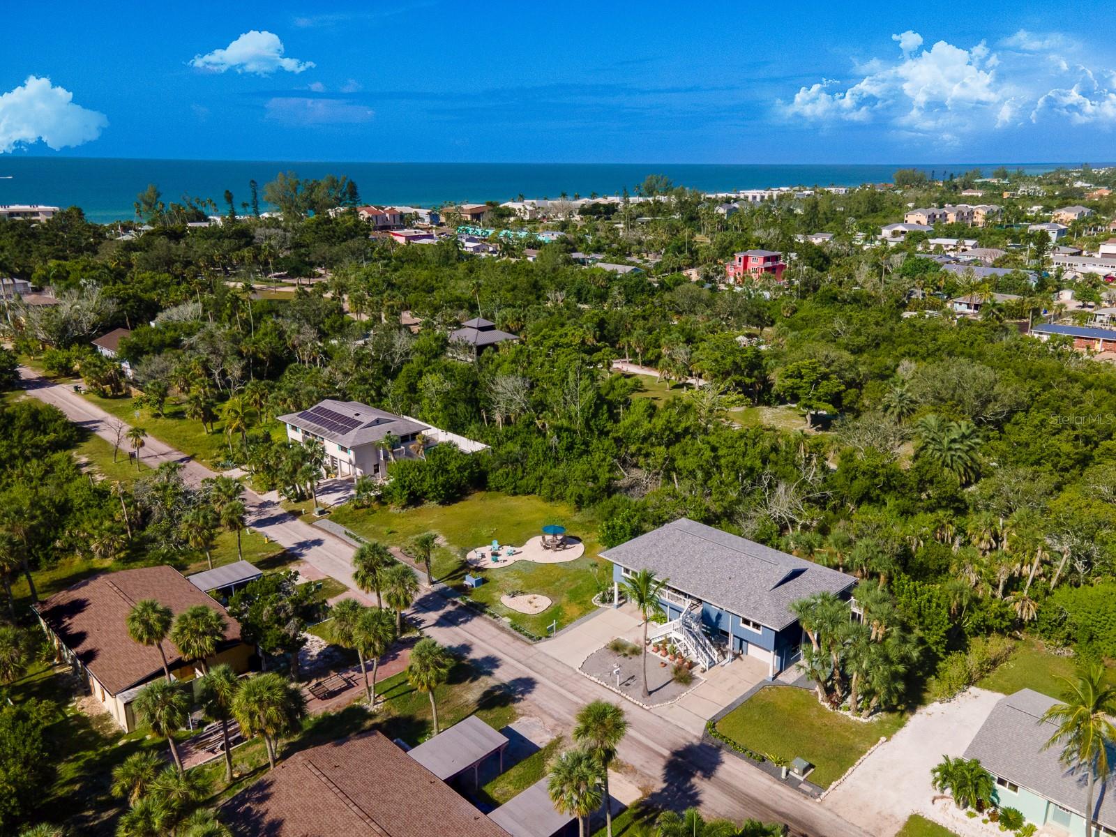 681 GULF BAY RD, LONGBOAT KEY, FL — photo 2