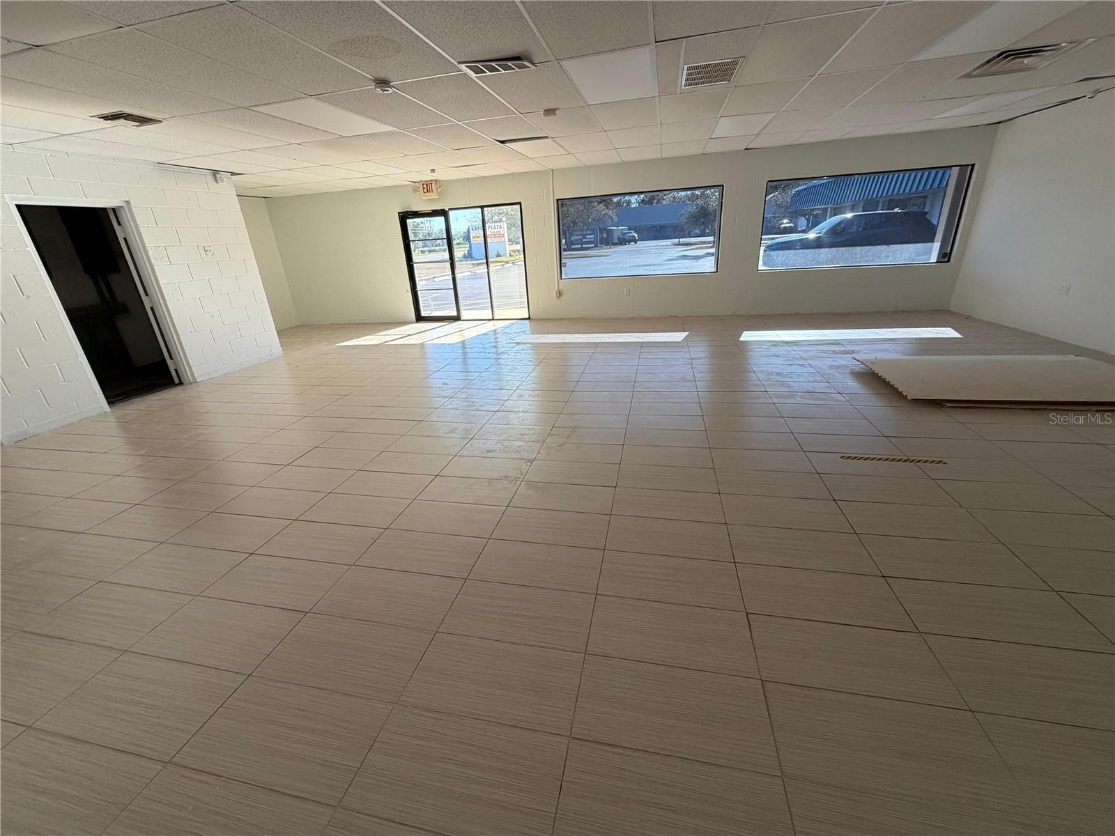 15630 MCGREGOR BLVD, FORT MYERS, FL — photo 2