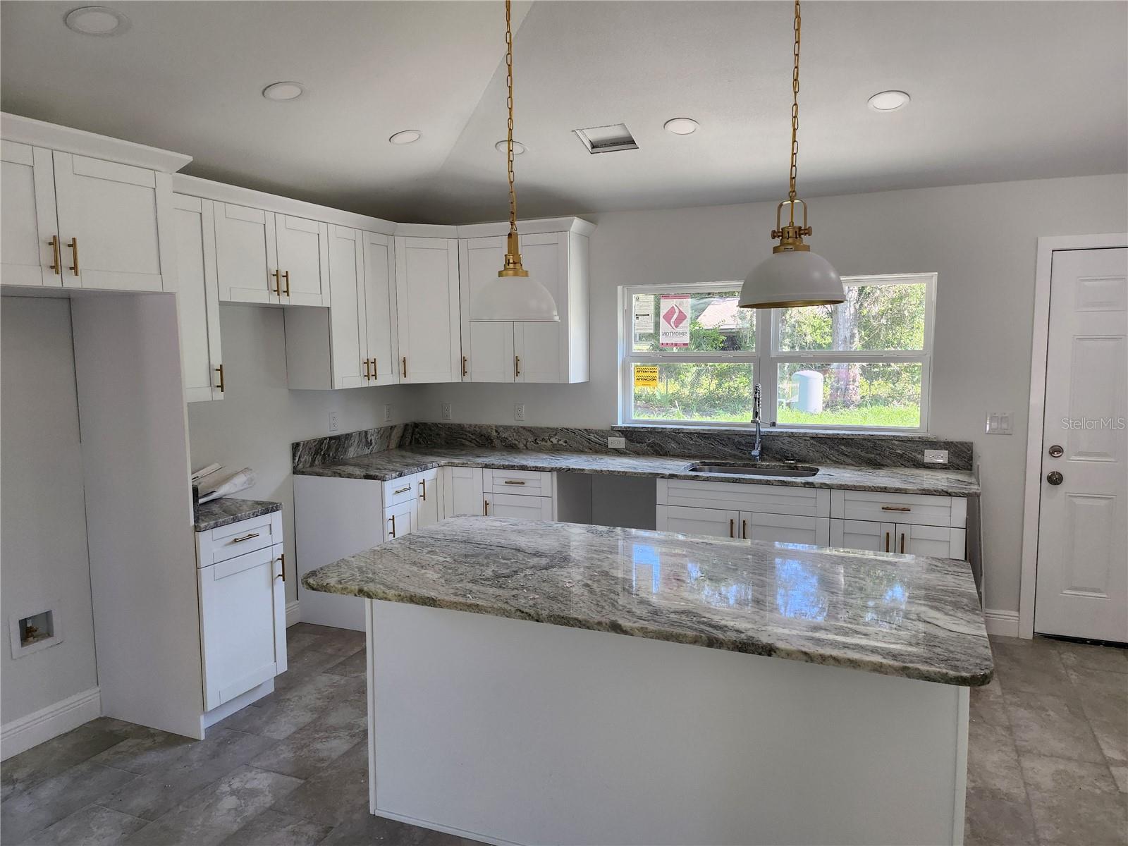 3591 SE 139TH ST, SUMMERFIELD, FL — photo 8