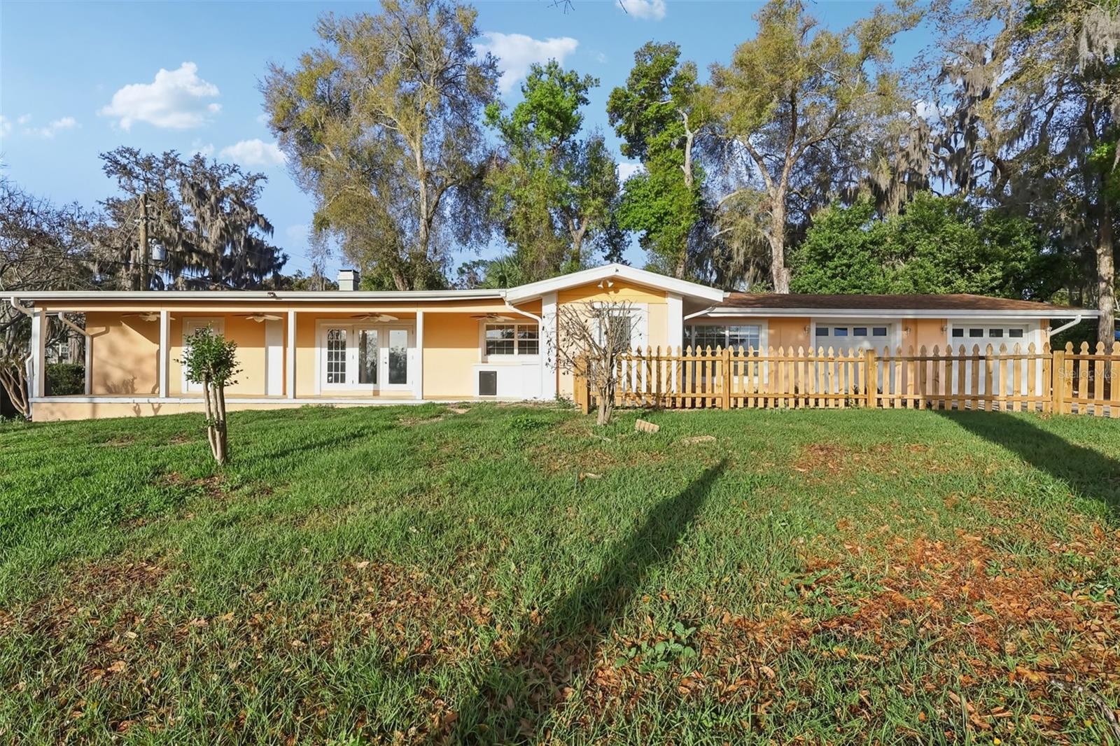 131 E PALMETTO AVE, HOWEY IN THE HILLS, FL — photo 7