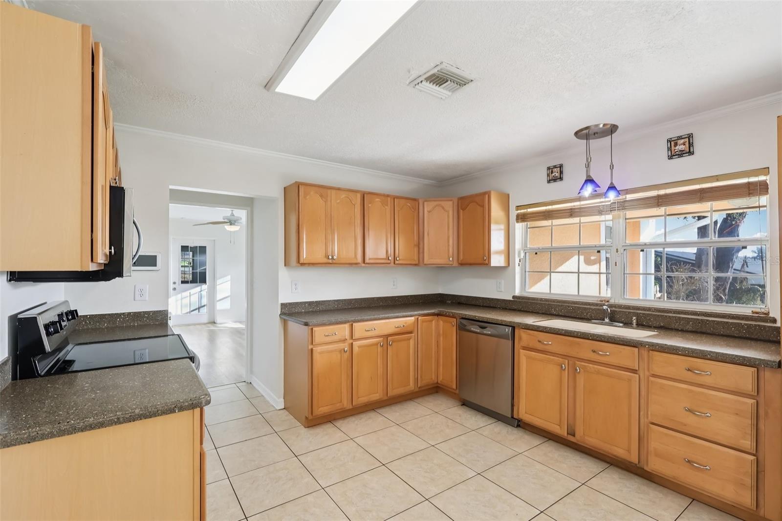 131 E PALMETTO AVE, HOWEY IN THE HILLS, FL — photo 25
