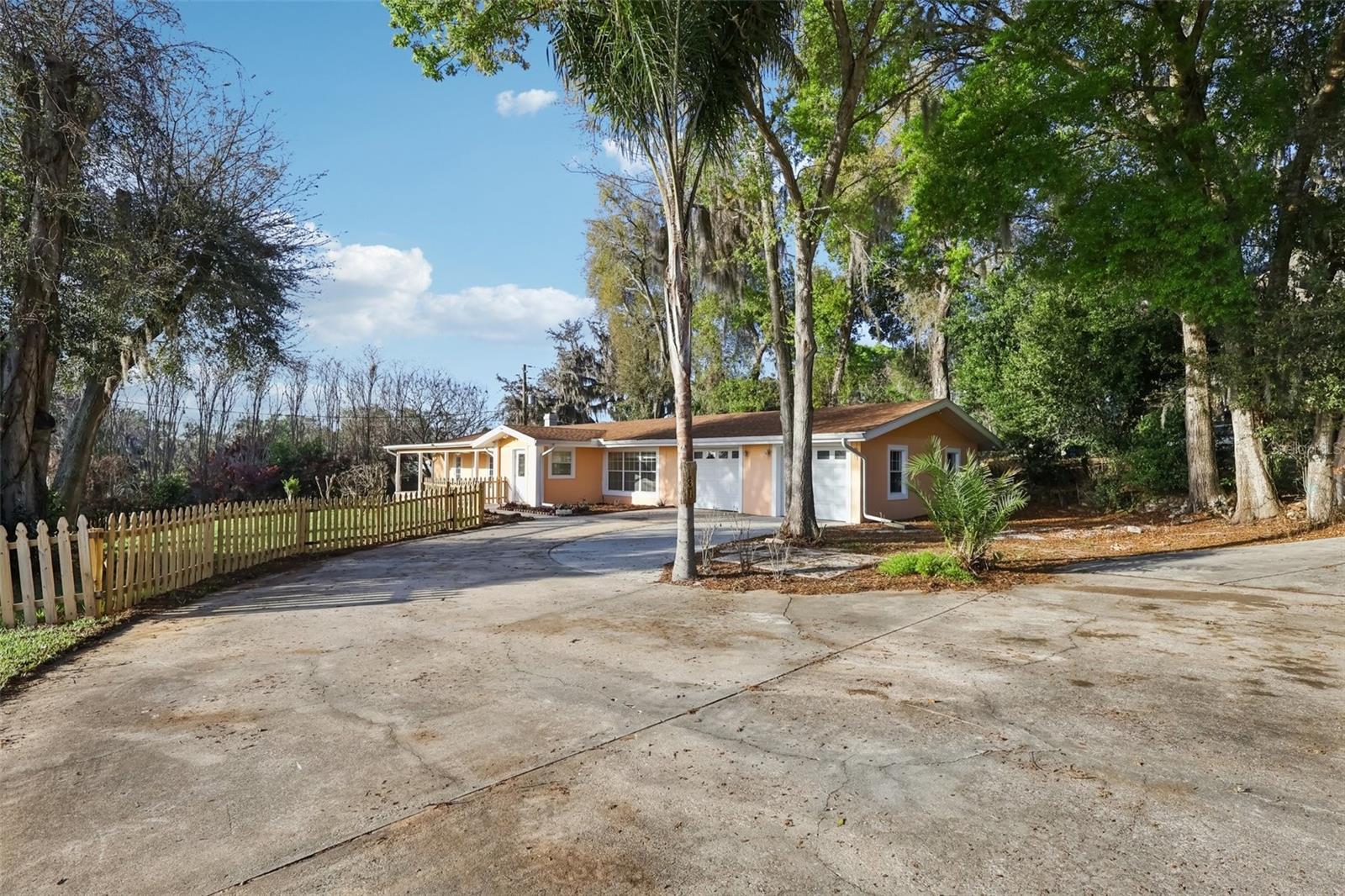 131 E PALMETTO AVE, HOWEY IN THE HILLS, FL — photo 76