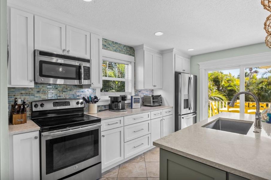 117 WILLOW AVE, ANNA MARIA, FL — photo 11