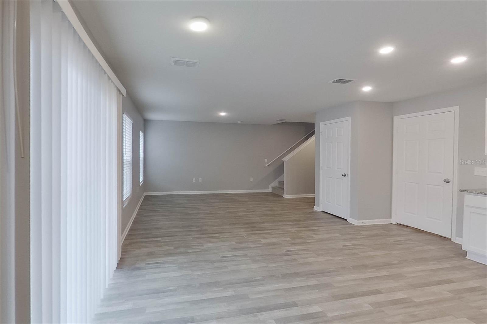1709 NEBRASKA LOOP, SUMTERVILLE, FL — photo 3
