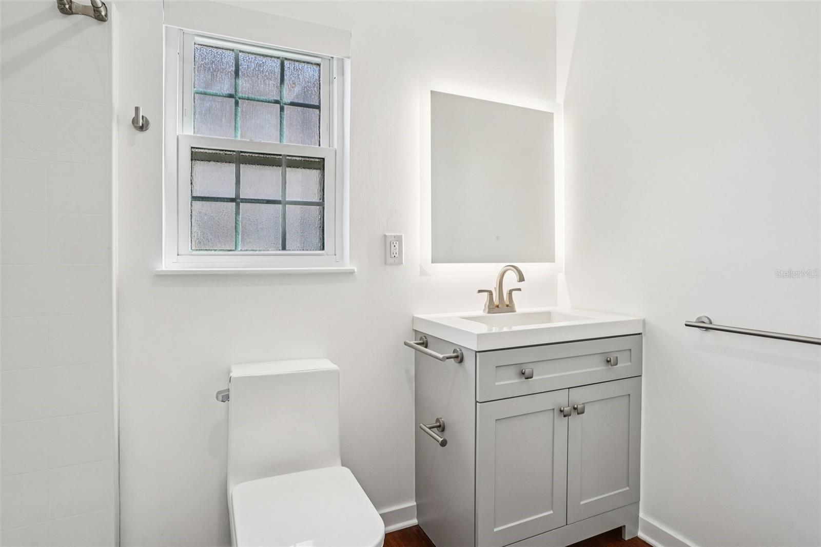 1100 E CAROLINE ST #106, TAVARES, FL — photo 34