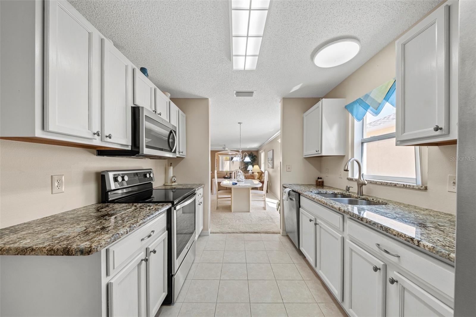 1137 SANTA CRUZ DR, THE VILLAGES, FL — photo 9