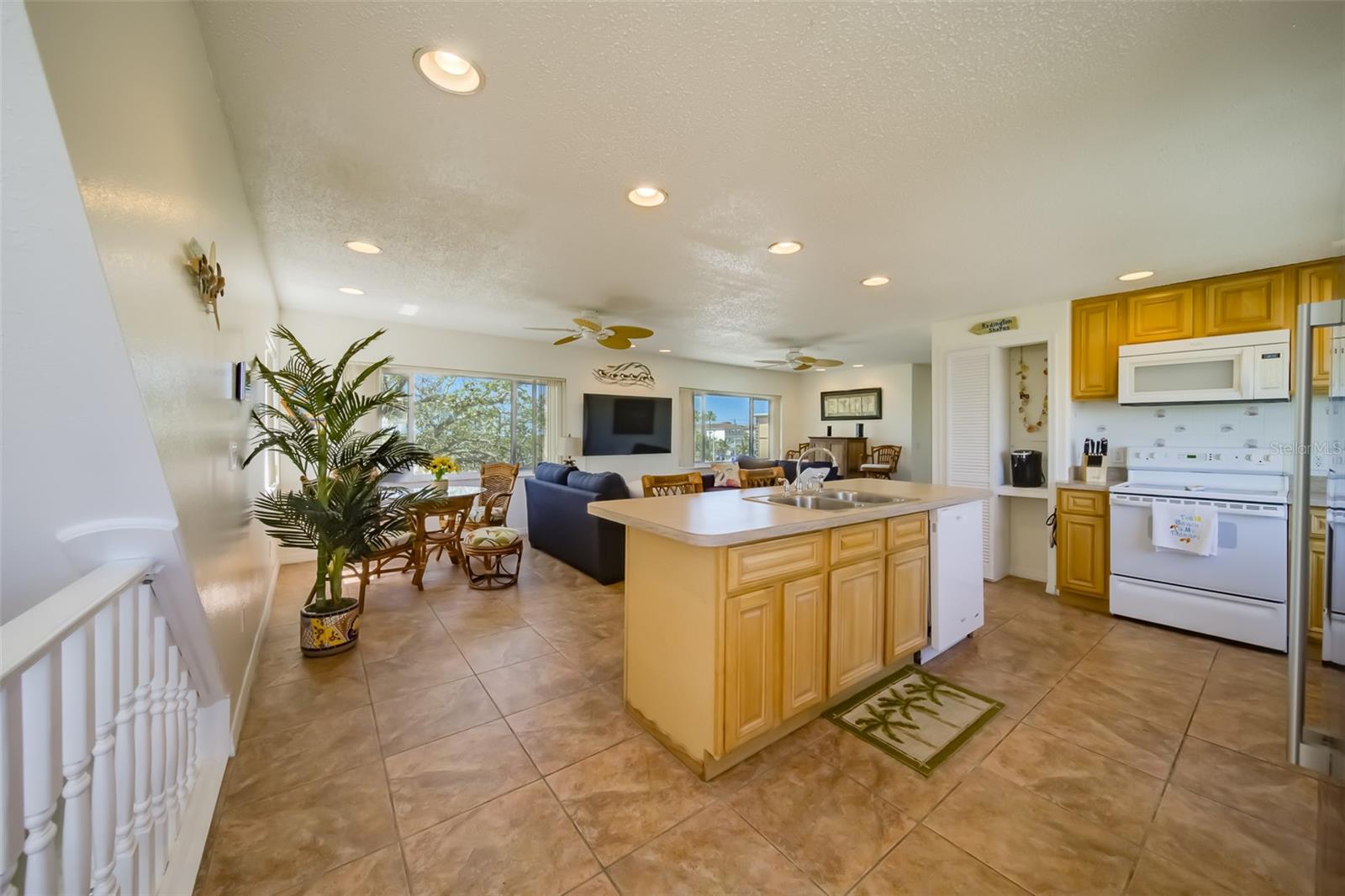 18111 1ST ST E, REDINGTON SHORES, FL — photo 6
