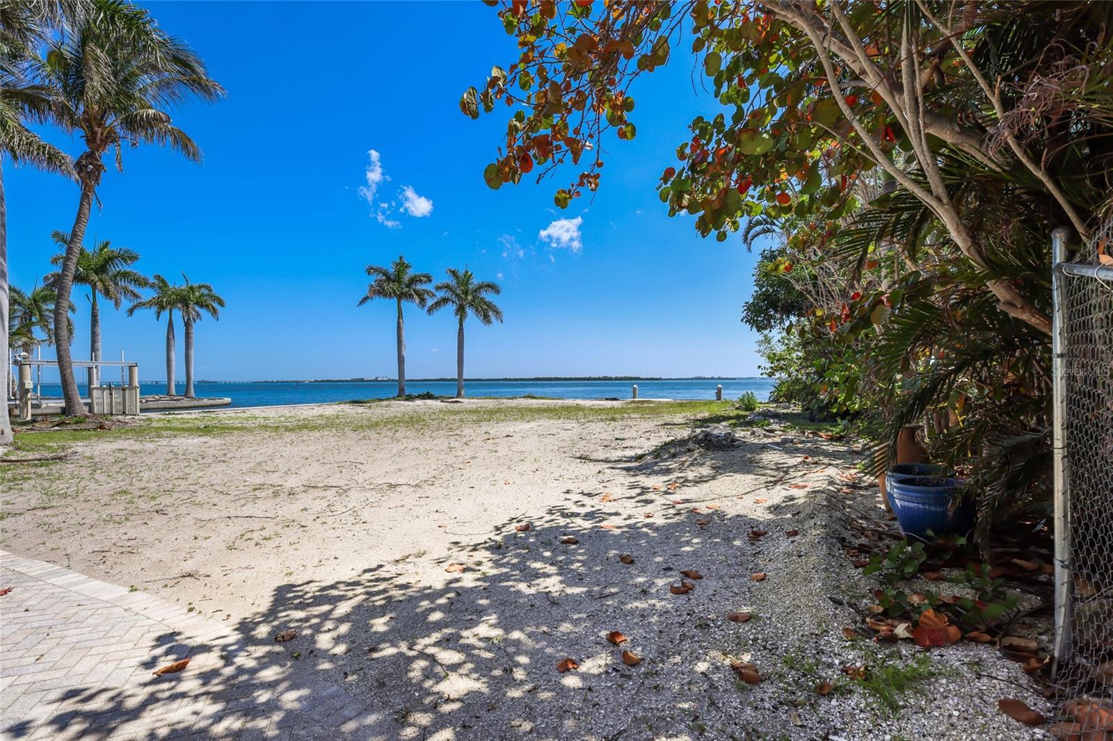 407 20TH PL, BRADENTON BEACH, FL — photo 7