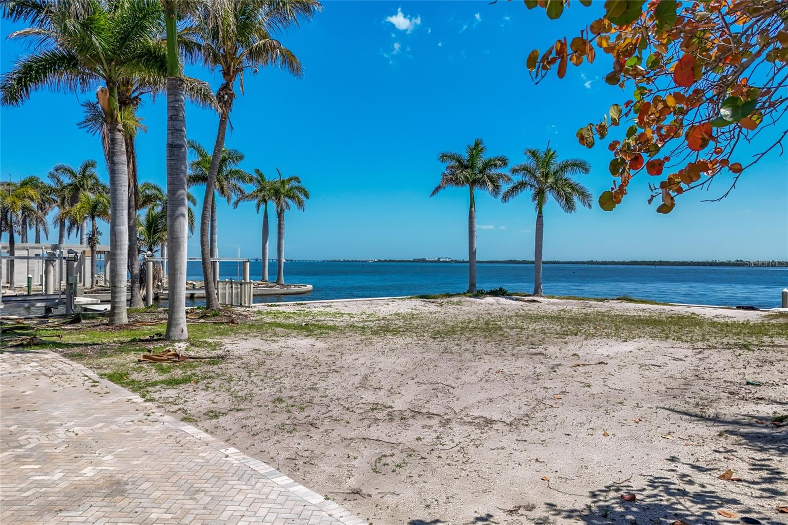 407 20TH PL, BRADENTON BEACH, FL — photo 9