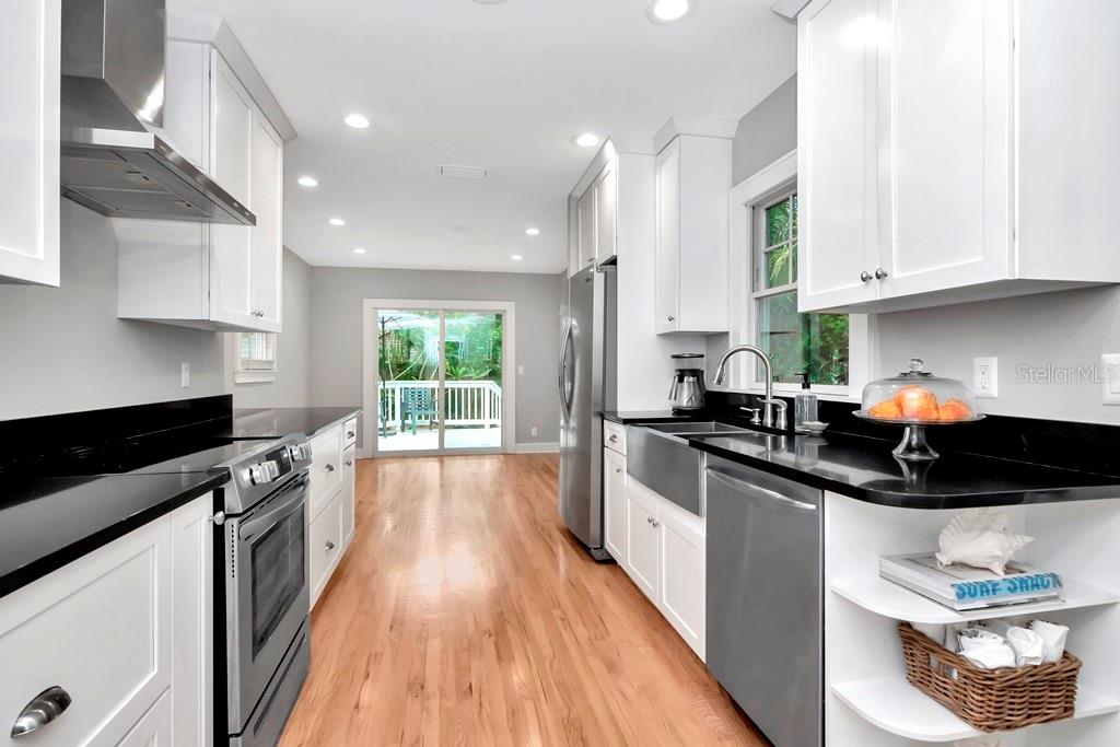 1003 E CLIFTON ST, TAMPA, FL — photo 9