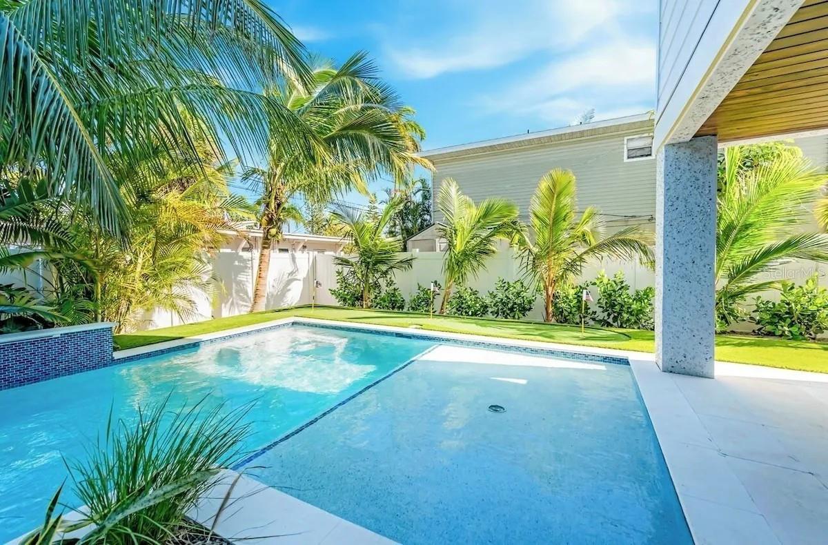 2403 AVENUE C, BRADENTON BEACH, FL — photo 37
