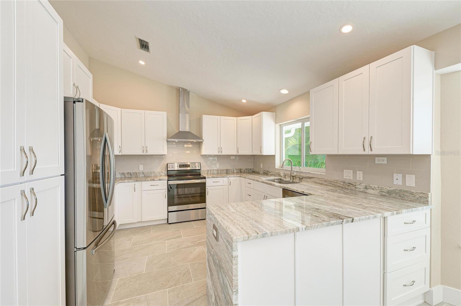1679 VALLEY DR, VENICE, FL — photo 32