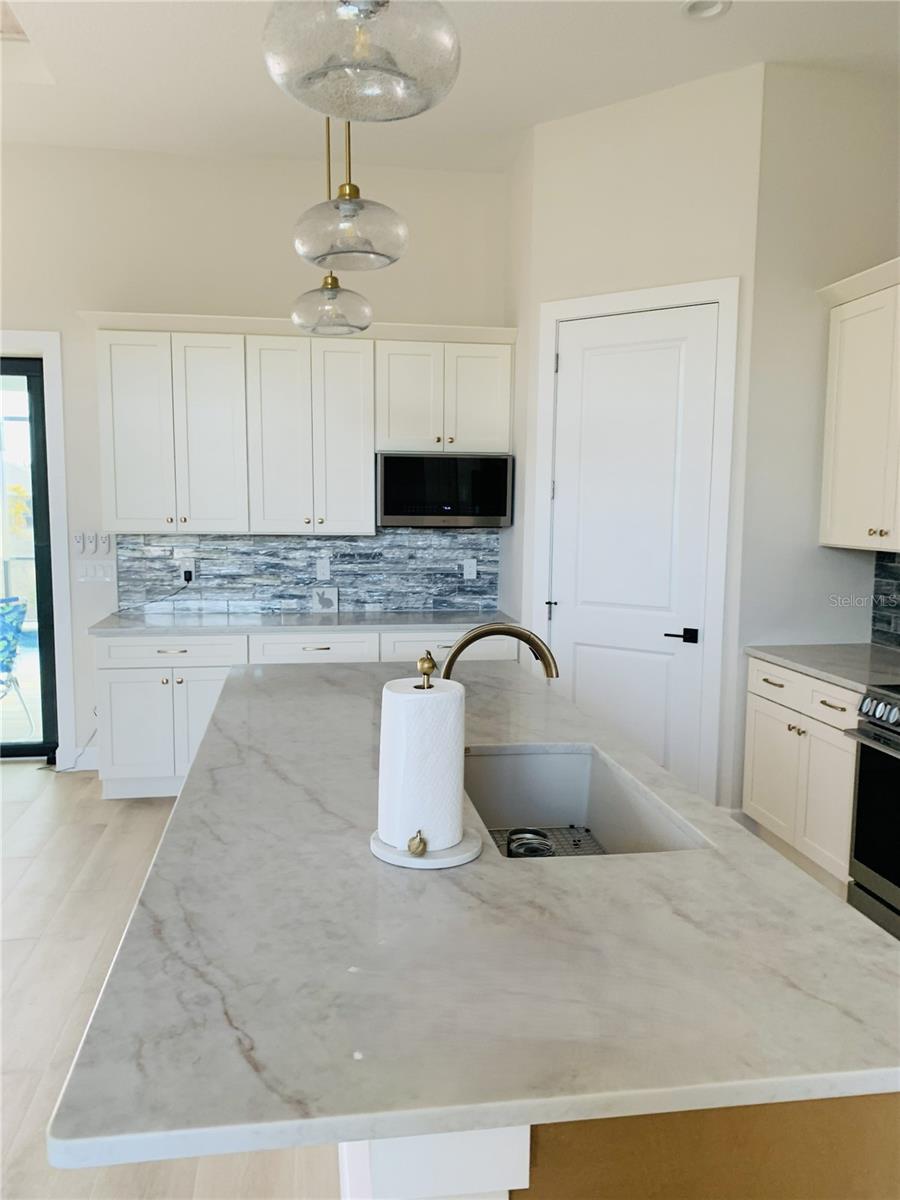 703 BOUNDARY BLVD, ROTONDA WEST, FL — photo 3