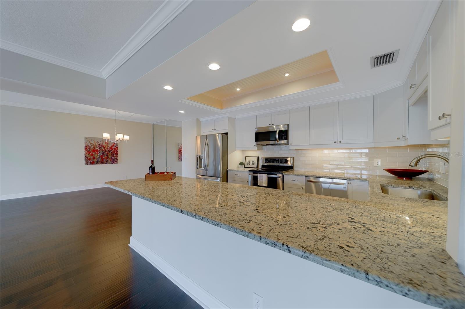 8 BELLEVIEW BLVD #308, BELLEAIR, FL — photo 2