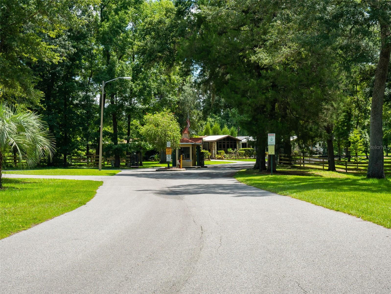 2805 KINGSWOOD CIR, BROOKSVILLE, FL — photo 39